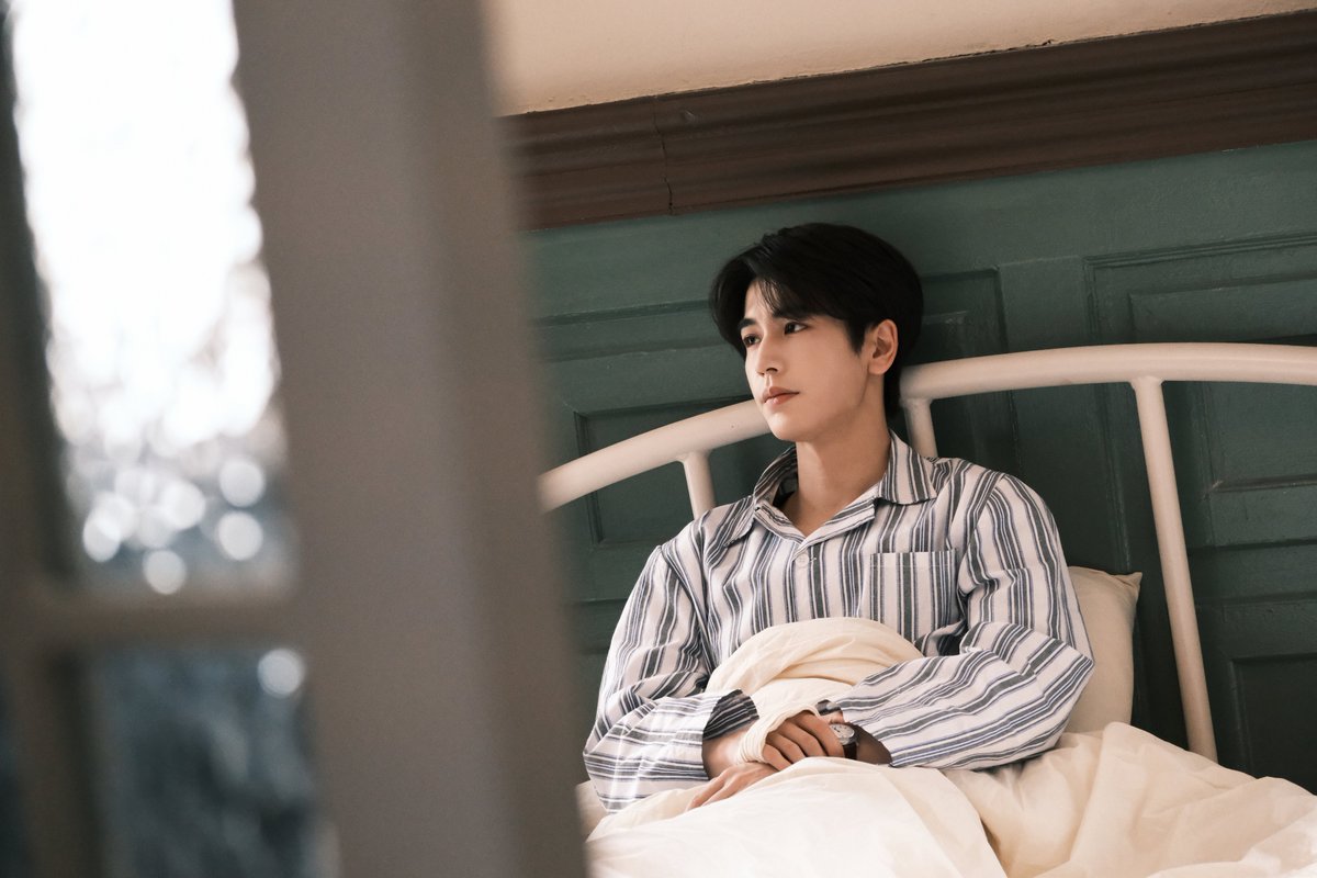 everydayzlh's tweet photo. •072526• zlh studio weibo update 🪐

studio shares new pics of #zhanglinghe as murong qingyi in drama #Overdo 🎬🔥 https://t.co/uufEBYcICZ