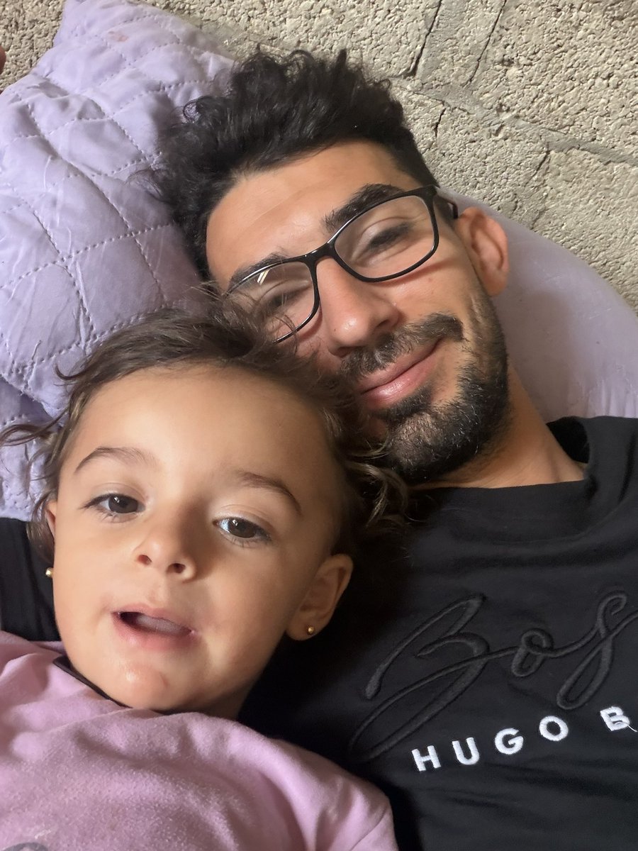 Mo7ammed_jawad6's tweet photo. We are still alive in Gaza… 🥹🇵🇸

Despite everything, we are still trying to hold on.

If you see this photo, please don’t scroll past in silence.

Write anything — even a single dot means so much to us and reminds us that we are not alone. 🥹💔🙏 https://t.co/tmk6b1I8dN