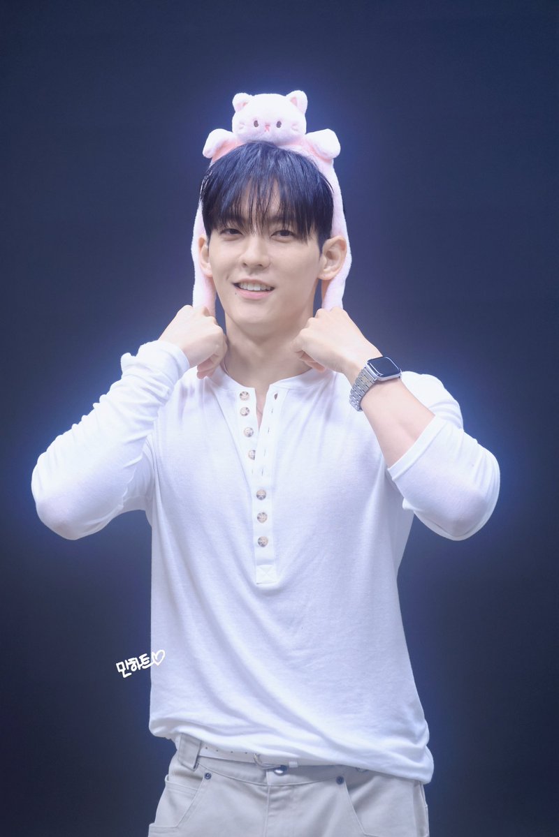 minheart1129's tweet photo. 26.07.25 Fromm대면 팬싸  
   (♡>𖥦<)/♥ #비투비 #BTOB
#이민혁 #LEEMINHYUK
#허타 #HUTA https://t.co/w2erWoH93T