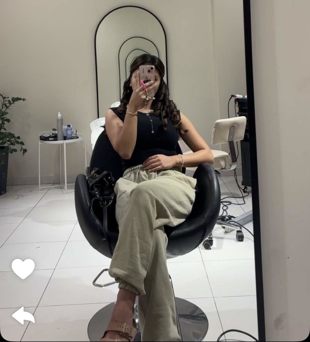hala_slave1's tweet photo. من زمان عن عمتنا حلا😭😭😭😭

شوفو اقدامها وربي طهارة وتخضعع😭😭

اهخ مولاتي انا عبدك المطيع https://t.co/JzmQYoRqic