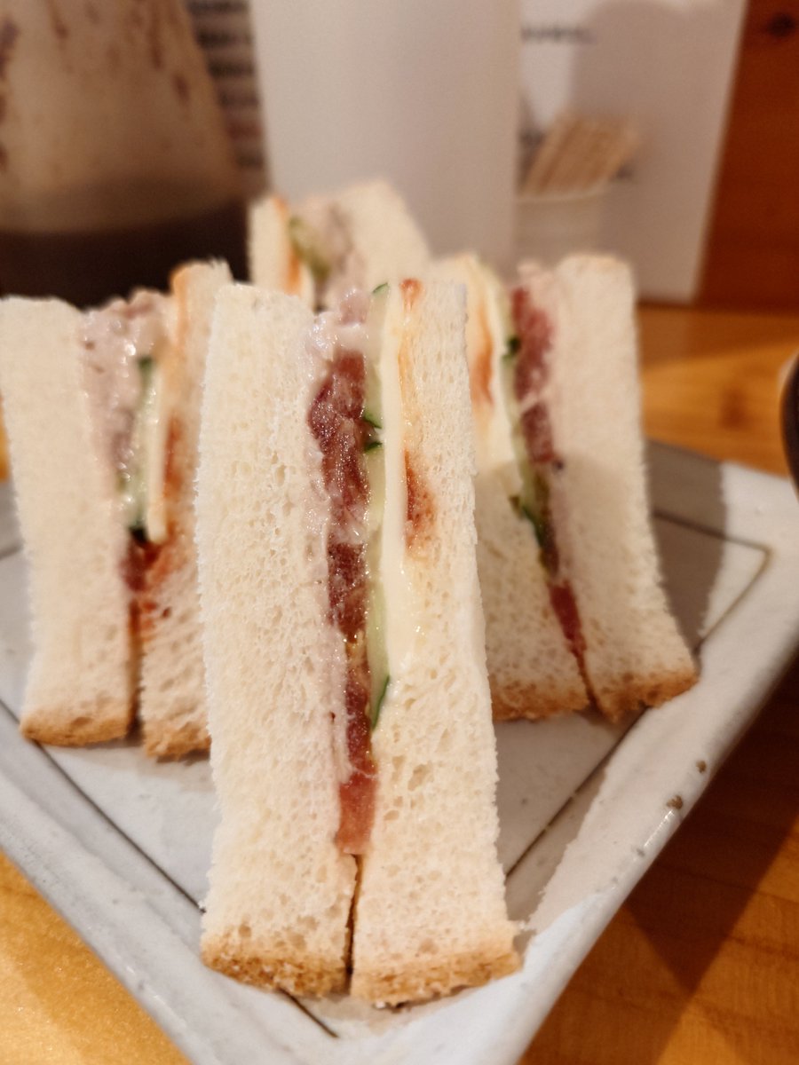 Diablo9030's tweet photo. カット帰りの、かみやサン！
口開けから、カウンターは満席！
本日も美味でした！
刺身盛り💕
イワシフライ💕
カツオサンド💕
冷やし蕎麦💕 https://t.co/cVx3gkmjOG