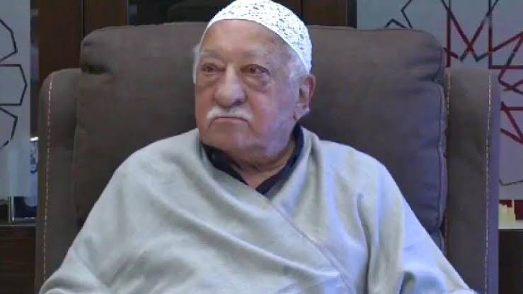 mahfildijital's tweet photo. 🔴 Bilal Erdoğan:

FETÖ'yü doğuran, inanan insanlar üzerinde yapılan baskı olmuştur. FETÖ'yü doğuran, o katı laikliğin ta kendisi olmuştur. 

FETÖ'yü doğuran dindarlık olmamıştır, FETÖ'yü doğuran İslam olmamıştır, FETÖ'yü doğuran Risale-i Nur olmamıştır. https://t.co/pQoXSMGwBj