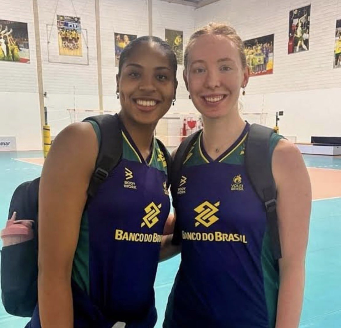 sebastyelyah's tweet photo. "aí eu fui lá e dei uma bolada nela"

#VoleiNoSporTV https://t.co/5Q5ujULefb