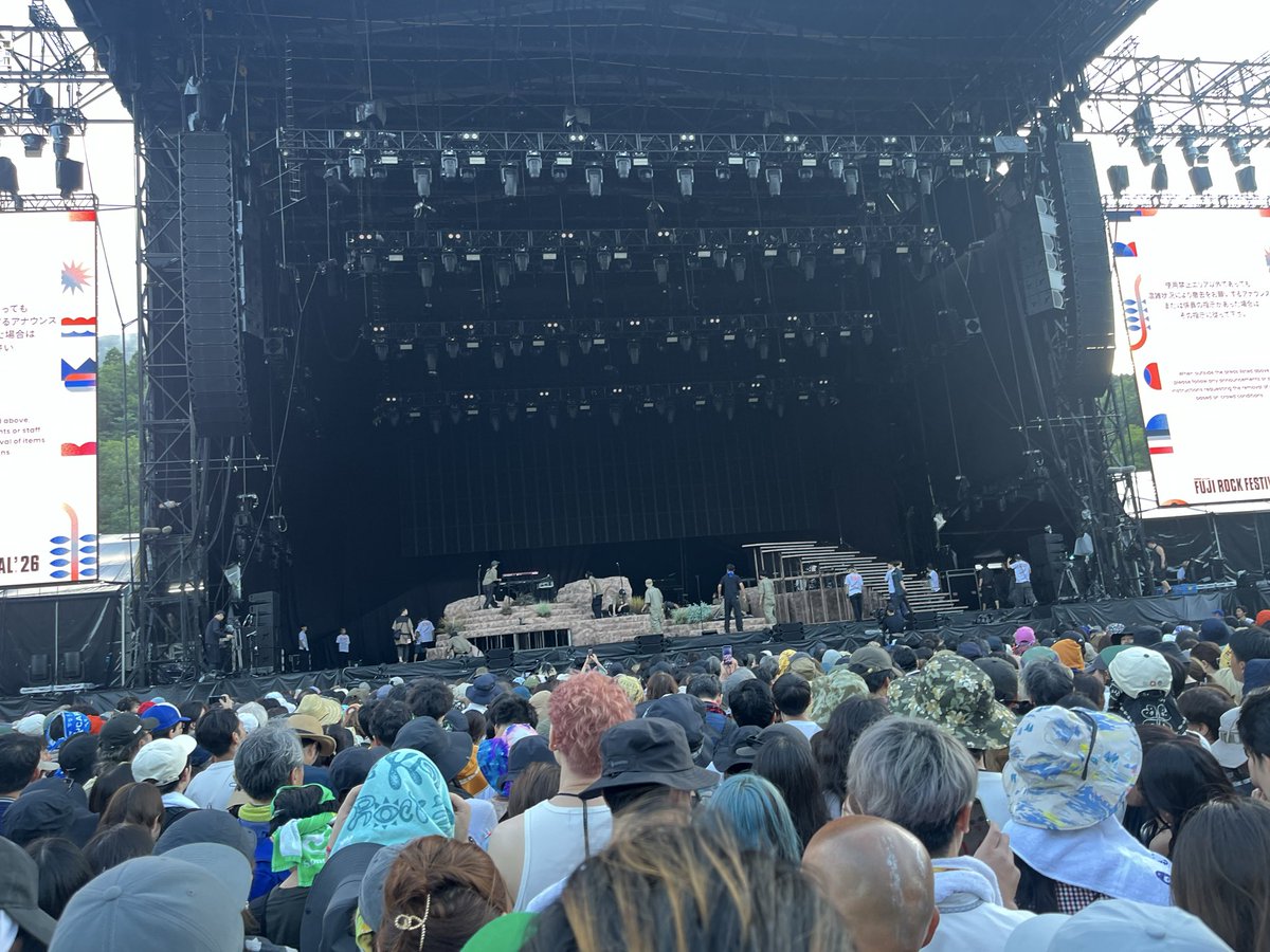 gudaskey's tweet photo. 19:00からグリーンステージは藤井風

ステージ前が開放された

(・∀・)ゆっくり観ようと思ってたのに https://t.co/Evqw272NNe