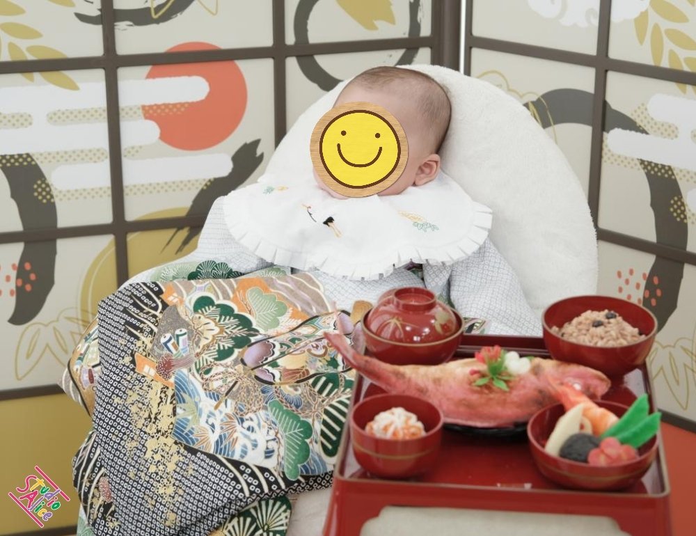 nexclamation's tweet photo. 子が生後100日になったのでお食い初め㊗️
併せてスタジオアリスで記念写真も撮影
大病せず健やかに育ってほしい https://t.co/PtI8HuOg36