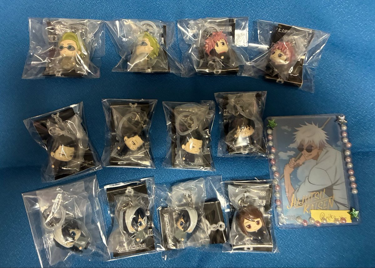 niko_v_'s tweet photo. 交換
呪術廻戦 めじるしアクセサリー

譲
懐玉・玉折
夏油 甚爾 家入 天内

第一弾
七海 虎杖

求
5th anniversary 五条2種

未使用(袋から未取り出し)同士の交換のみ

天王寺手渡し
郵送 https://t.co/0hCHxehsIT