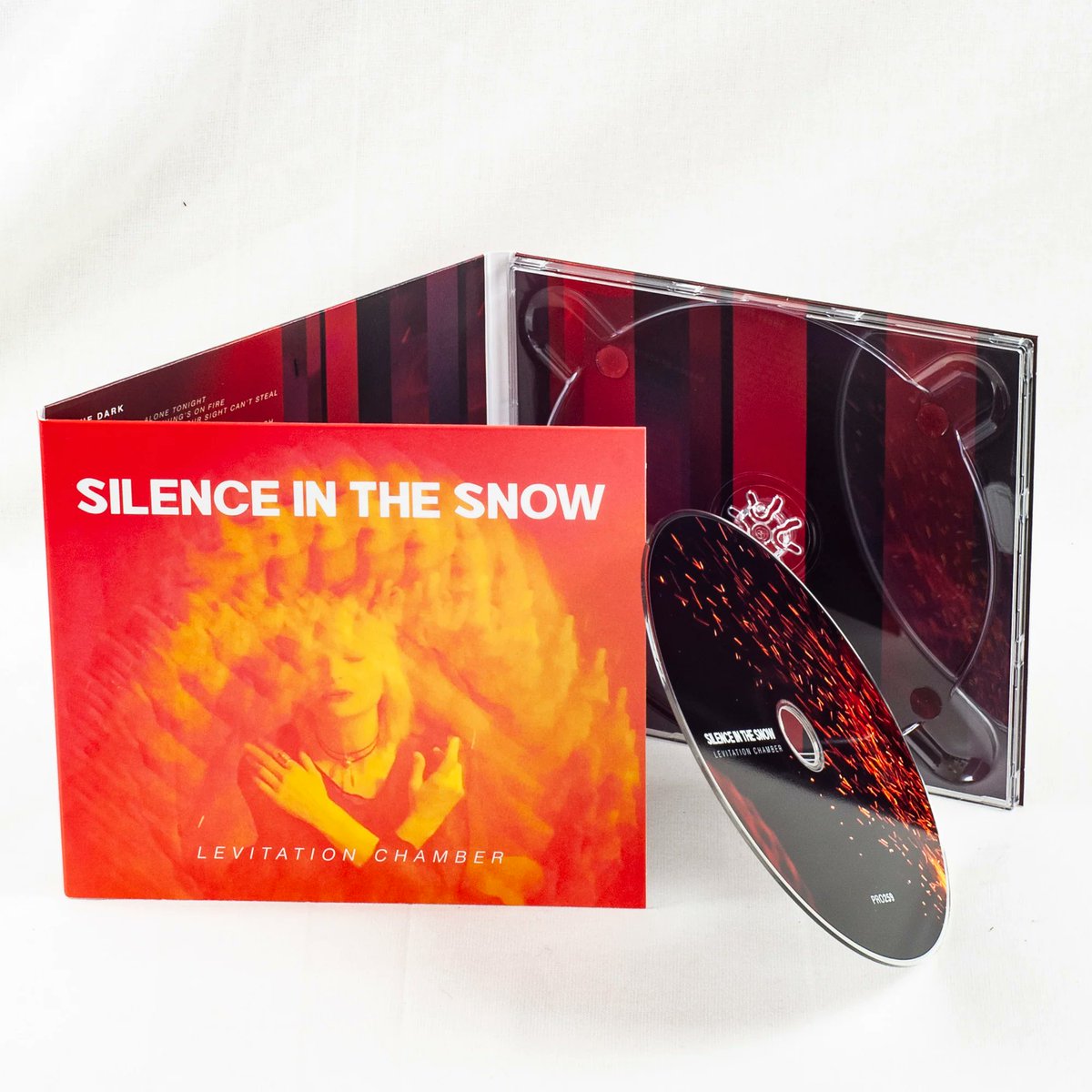 ProphecyProd's tweet photo. Released on July 26 in 2019, "Levitation Chamber" by Oakland's @SilenceintheSnw.
Listen/order: https://t.co/lqctjD6Ovz
For everyone drifting between Chelsea Wolfe, dream pop, and the darker end of post-punk: this is your soundtrack for the space between waking and dreaming. https://t.co/MPL7jEiRF1
