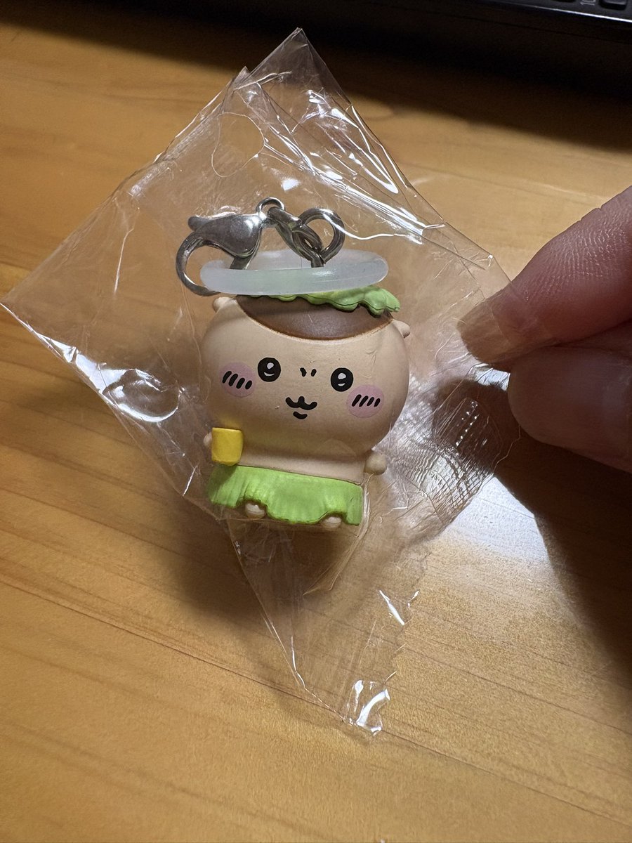 hitsujimee's tweet photo. 昨日は映画ちいかわ行ってきた。
特典チャームは栗まんじゅう先輩でした、、 https://t.co/l4caGWUZ4j