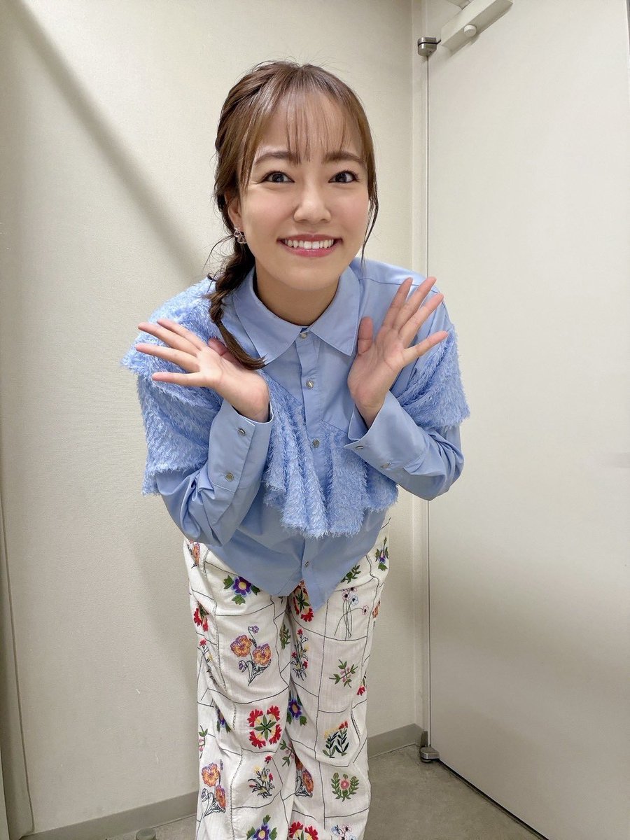 azuki_akimoto's tweet photo. 本日7/25(土)あさ10:23〜
📺#東海テレビ「#スイッチ！」に
出演しました！🌻💛

https://t.co/Qr234XqFsJ

ご覧いただきありがとう��ざいました！

#秋元杏月　#あづきお姉さん
#体操のお姉さん https://t.co/vVHTQgM0q8