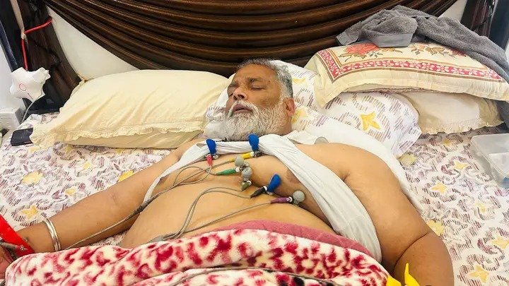 adityacasm_'s tweet photo. #DharmendraPradhan resigns 

Nitin Gadkari right now: https://t.co/NeYdJyhmgV