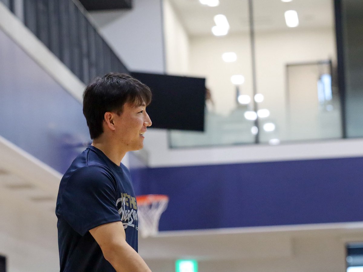 n_velca's tweet photo. 📸#おふしょっとヴェルカ

😄😄😄

@kou_kumagai11 @oioi102577 

#velca #長崎ヴェルカ #熊谷航 #永野威旺 https://t.co/2AjGkRpUOh