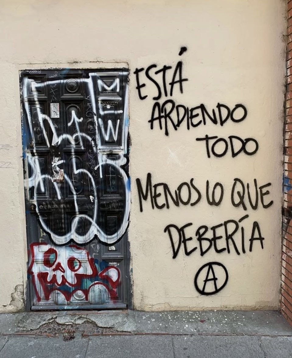 pedroagbilbao's tweet photo. Está ardiendo todo menos lo que debería https://t.co/3hLwXRoXpH
