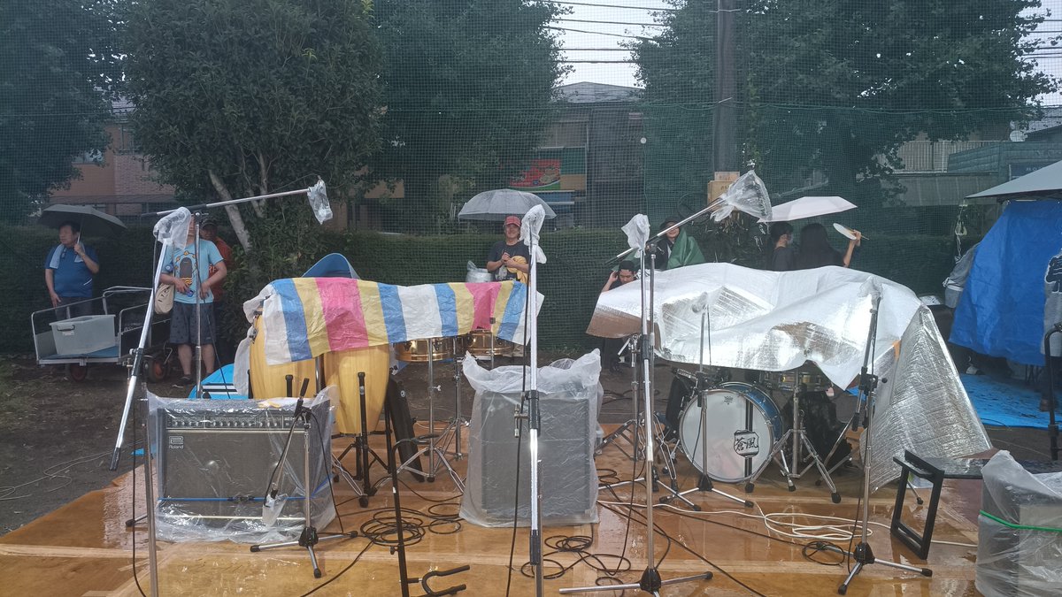 tomy7987766's tweet photo. 大雨でお祭りイベント進行見合わせ中。
継続か中止かもう少し様子見るそうです https://t.co/44hk10cSaC