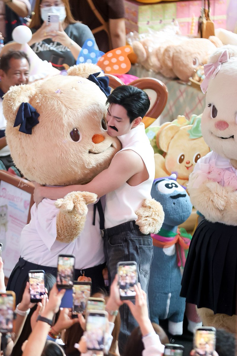 ksnsakasong's tweet photo. พี่เบียงก้าไม่ต้องตกใจนะคะ อันนี้เป็นเรื่องปกติในวันธรรมดาของพ่อลูกคู่นี้ค่ะ555555555555555555555

#pavelphoom @pavelphoom
#butterbear #biancabear https://t.co/ljbVlqTcjA