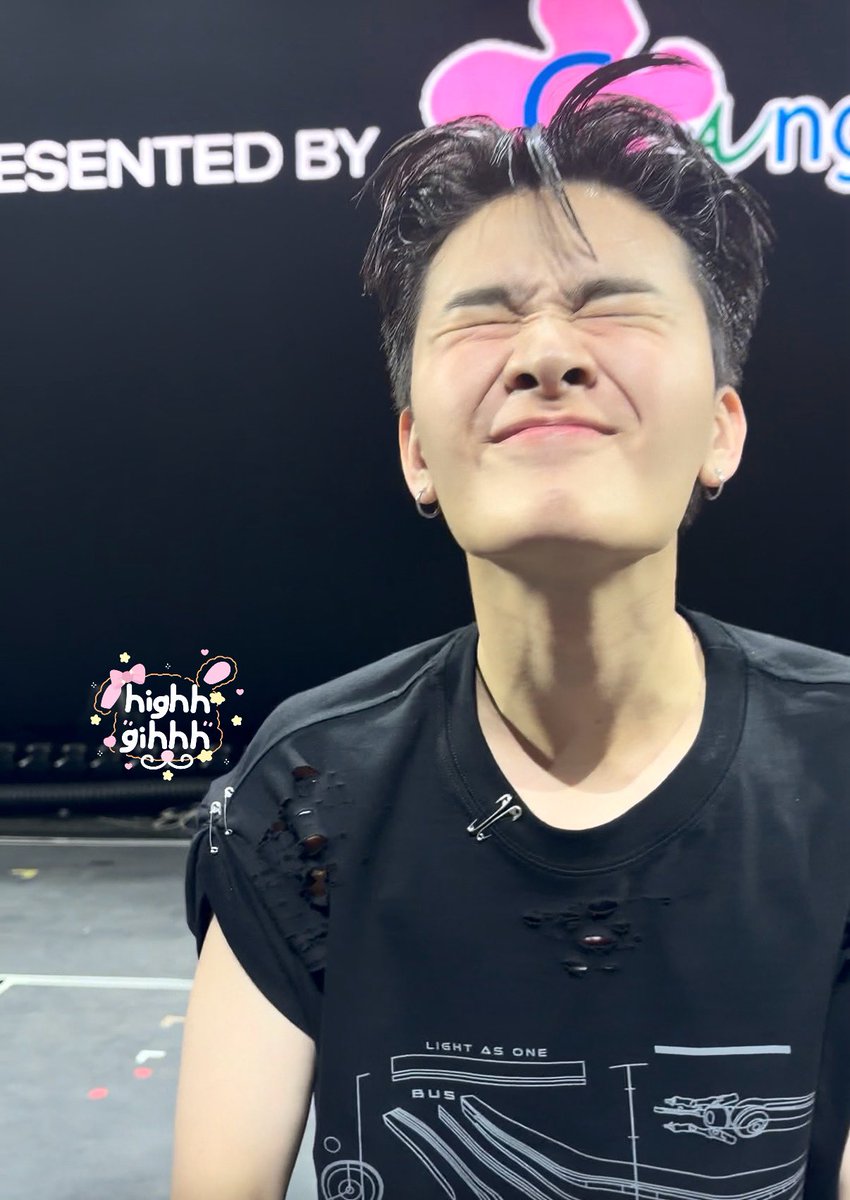 Highhgihhh's tweet photo. ♡ทัชครั้งแรก น่าเอ็นดูที่สุดเลยย♡♥️🥹

#THAIchayanon
#BUS_LIGHTASONE_D1 https://t.co/WXvAzzjviV
