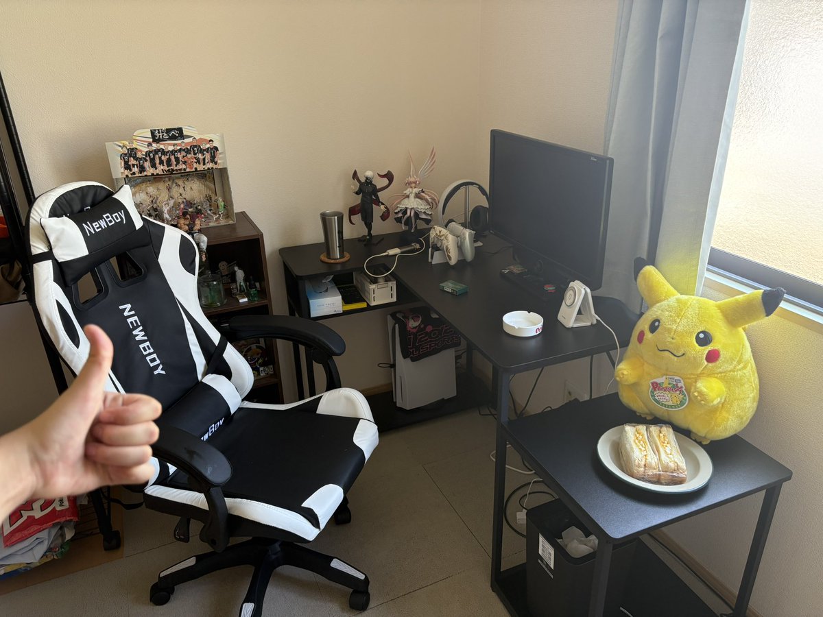 Chisu_ks's tweet photo. ゲーム部屋が完成してきた https://t.co/xB8jxDCXSa