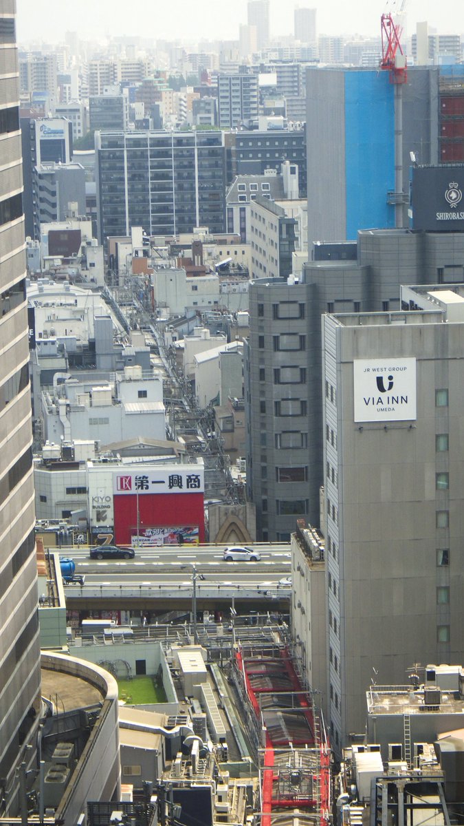 C91256633's tweet photo. #毎スナ過去スナ
「コンデジメモリより」
四条京阪のエスカレーター上がる〜
梅田阪急阪神ツィンノースEVホールより〜叡電車窓からのレイヤー〜雲 https://t.co/CY3ezZ6QjD
