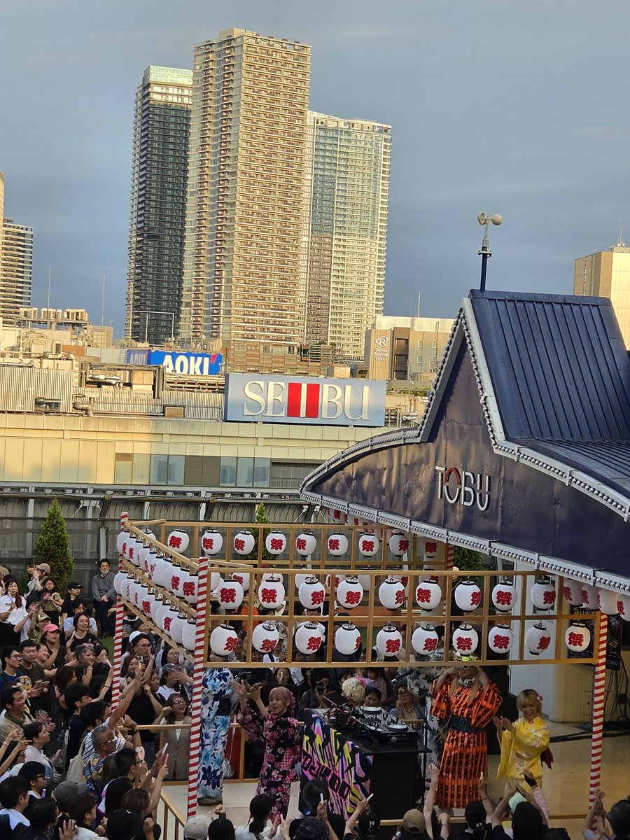yhappyu's tweet photo. 仕事終わるの遅くなって、1730着。
最後までいたけど、アナタッタなかった😭初盤だったのかな？わかる人いますか？

#ドリカム
#あなたとトウラッタッタ　
#TOBU de 盆ダンス with DJ KOO https://t.co/84jrYNHfLN