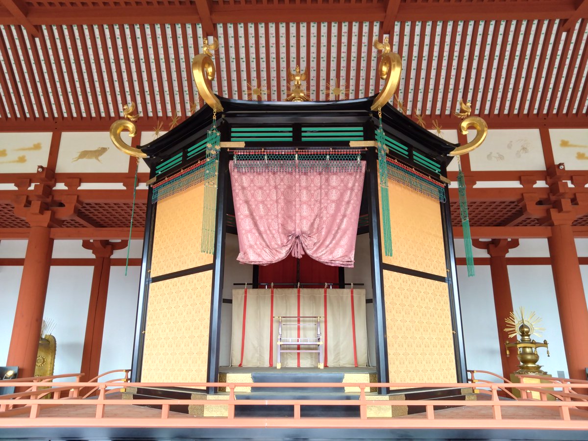 shikana22625318's tweet photo. 奈良、副首都やれます！やらせてください！
高御座もあります！
いつでも天皇陛下をお迎えできます！ https://t.co/ua2ewy7LWi