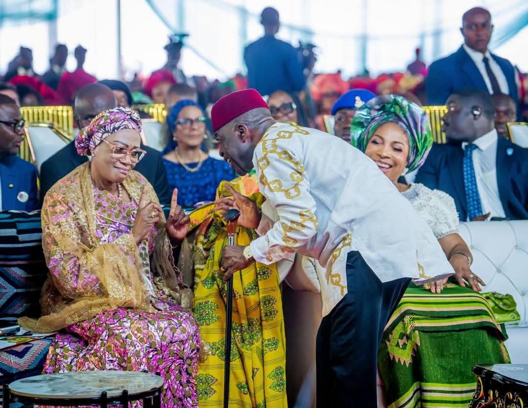 Onsogbu's tweet photo. Why Senator Remi Tinubu Rejected the State Banquet in Abia. 

Details have emerged on why the First Lady of the Federal Republic of Nigeria, Senator Oluremi Tinubu, reportedly declined to attend the state banquet prepared in her honour and to commission the smart school in Isiala Ngwa North, as earlier announced by the Abia State Government during the first lady's visit. 

According to sources familiar with her protocol arrangements, the First Lady maintained that her visit to Abia was solely to empower Akwete women and interact with the local weavers. The sources said she declined to alter her official itinerary by visiting the Governor's private residence in Umuehim, Isiala Ngwa South, insisting that her schedule had been concluded before her arrival.

The sources further revealed that Senator Tinubu noted that the Deputy Speaker, Rt. Hon. Benjamin Kalu and Senator Orji Uzor Kalu were  aware of the purpose of her visit and that, if she were to pay any courtesy call, leaders of her party would be a priority. She was also said to have expressed surprise at the presence of several state government officials and dignitaries, insisting they were not part of her official programme and that she only invited APC women and the states first Lady Mrs Priscilla Otti. 

Obviously, the visit did not unfold in the manner the Abia State Government had anticipated and failed to provide the political validation it had hoped to gain from the First Lady.

Another embarrassing moment occurred when Dr. Uche Oga thanked the Abia State Governor for inviting the First Lady to Abia state, Senator Oluremi Tinubu immediately clarified that it wasn't the Governor that invited him but rather she came on her own, that she initiated discussions on coming to Akwete with the Governor's wife regarding her desire to visit Akwete and meet the local weavers, this was after watching the documentary on Akwete weaving on NTA . She explained that the trip was intended to be a quiet visit focused on empowering the women.

The First Lady also declined requests to commission a smart school in Isiala Ngwa North, maintaining that her mission in Abia was limited to Akwete and the women's empowerment programme and doesn't want it to be misinterpreted. 

The Abia State Government has planned to use the First Lady's visit to validate the substandard smart school projects.

Recently Abia state government has been struggling to explain how the state has spent N112 billion on renovation of schools without any visible projects .Last month,they they took advantage of the recent visit of the Minister of Education to Michael Okpara University of Agriculture, Umudike, and dragged the minister into commissioning a purported smart school project and thereafter dragged him to visit a bus terminal an arrangement completely unrelated to his official assignment in an attempt to obtain political validation.
