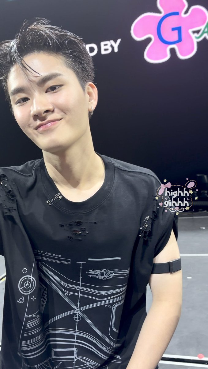 Highhgihhh's tweet photo. สายตาที่นางมอง griptok โคตรจะน่ารัก🥹 https://t.co/iWj69SIyjK