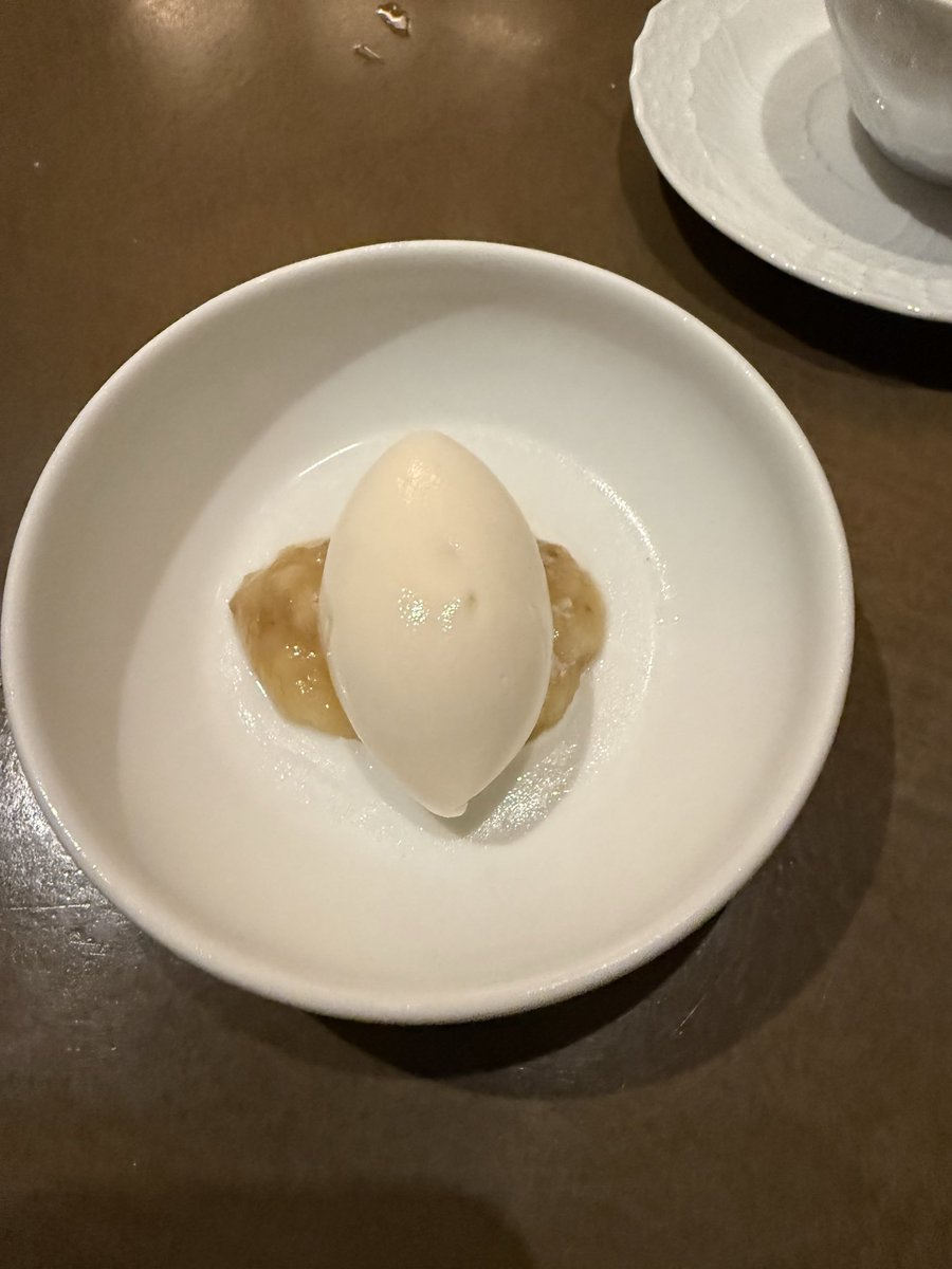 rokunogohan's tweet photo. デザートはミニサイズで3種。ティラミスとプリンとココナッツアイスのバナナソース。
久しぶりのプリン美味しかったなあ。
初めてのコース、いろんなお魚とお肉を色んな調理で、とても美味しくいただきました。ご馳走様でした。
sio全国ツアー7日目でした。 https://t.co/O6wxQeHbyg