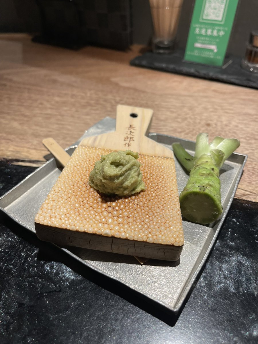 Rhino00242522's tweet photo. 土用の丑の日。ちょっと前倒しでうなぎ！！
蒸さずに焼くタイプ。
白焼きと蒲焼きのハーフ&amp;ハーフ。

めっちゃくちゃ美味かった！
そしてそれなりの額支払った！！

#土用の丑の日
#うなぎ https://t.co/1hWnKvLoeu