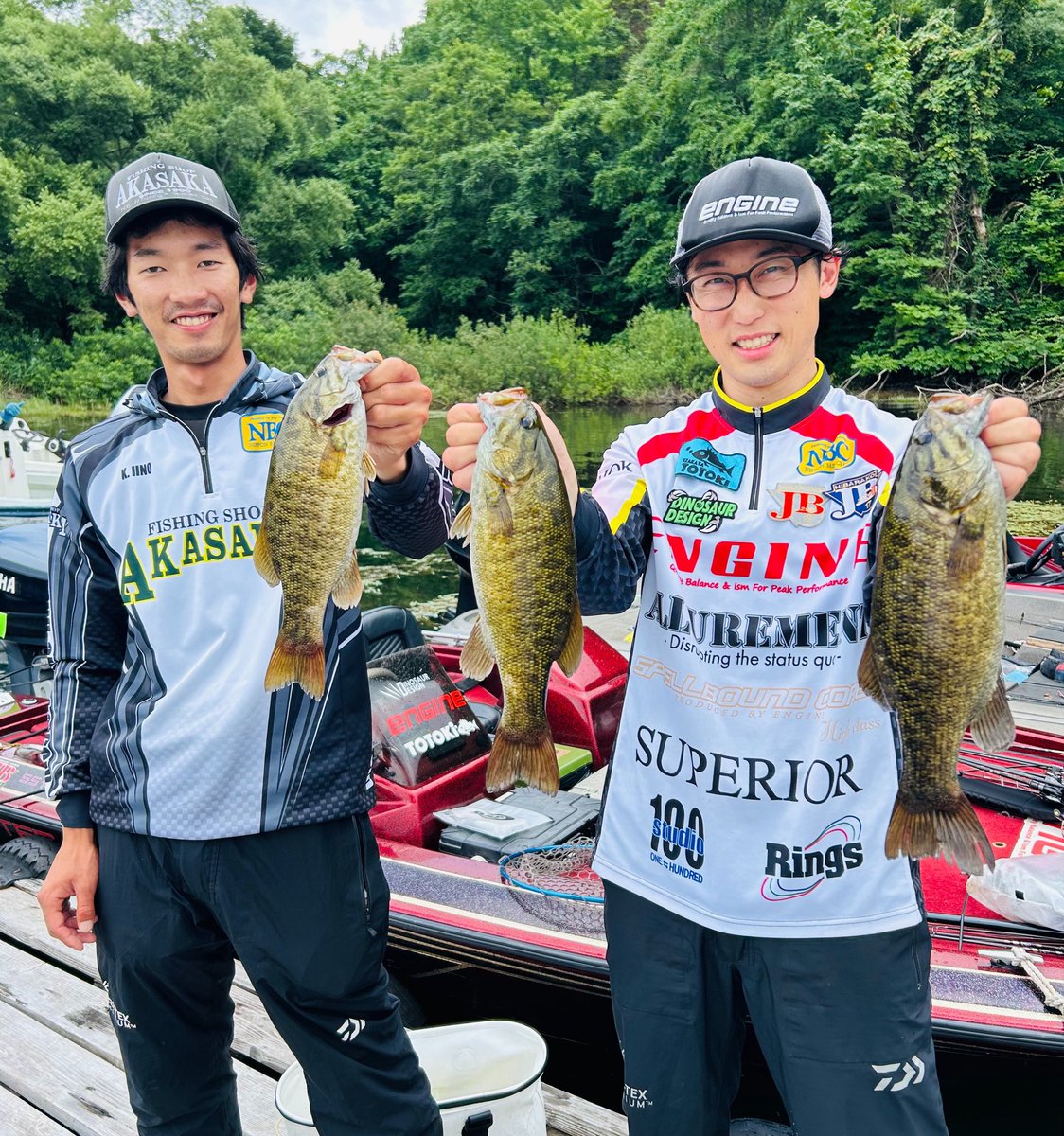 hiroto10mf's tweet photo. JBⅡ 桧原湖 マルチブックカップ
3匹1,886g
試合中にエレキトラブルで思うように釣りができず…

今日中にエレキ復活出来たので、明日は釣ります！ https://t.co/lFkmyXtiTZ