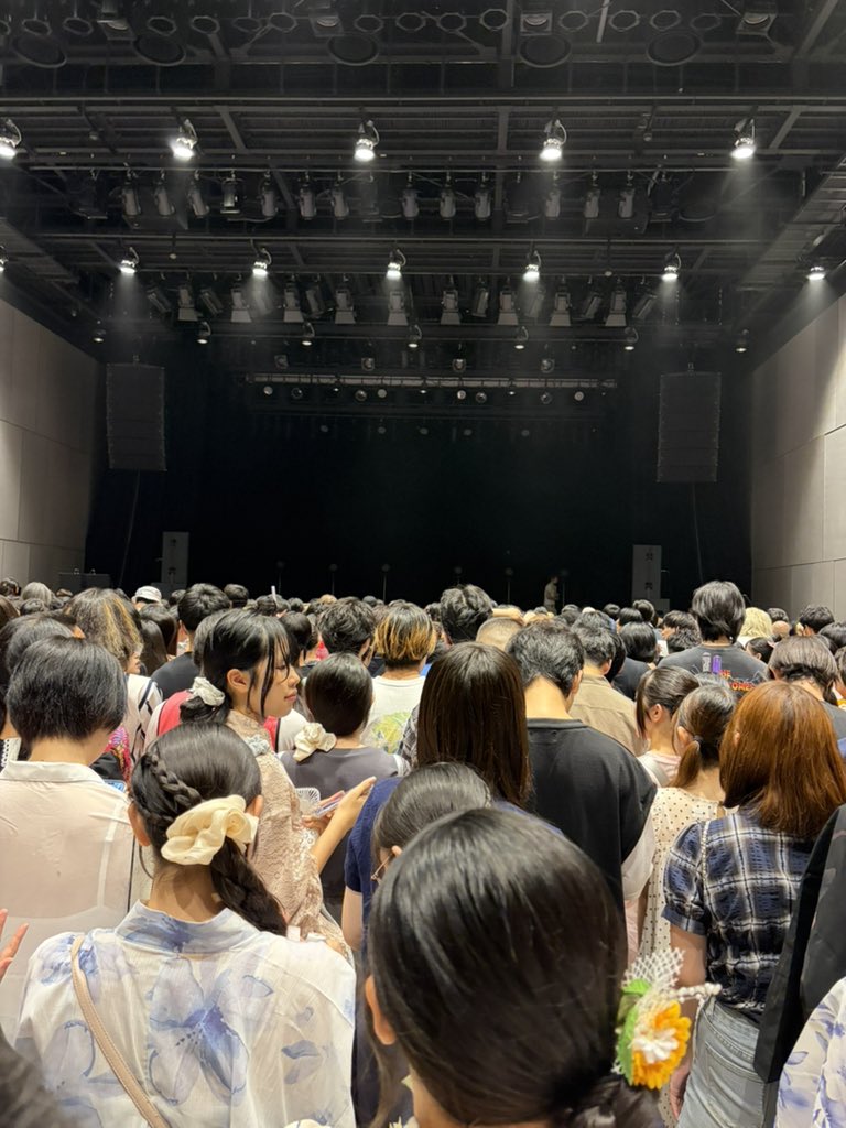 Millllling's tweet photo. 後方すぎる https://t.co/9zhBVI3cc4