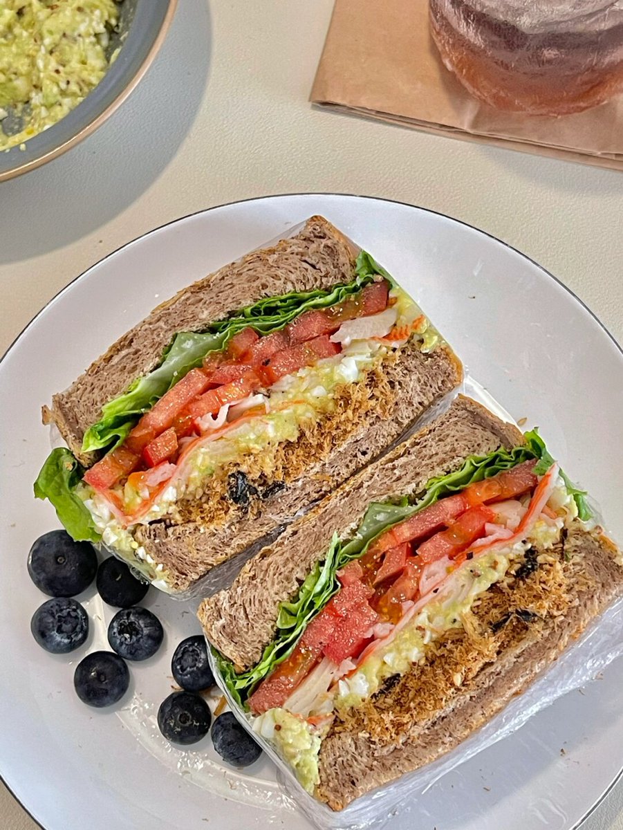 AbbottMoir14125's tweet photo. Just whipped up a creamy avocado toast with a sprinkle of everything bagel seasoning for a quick, cozy breakfast  So good and ready in 5 mins! https://t.co/zBPvioUMZ6