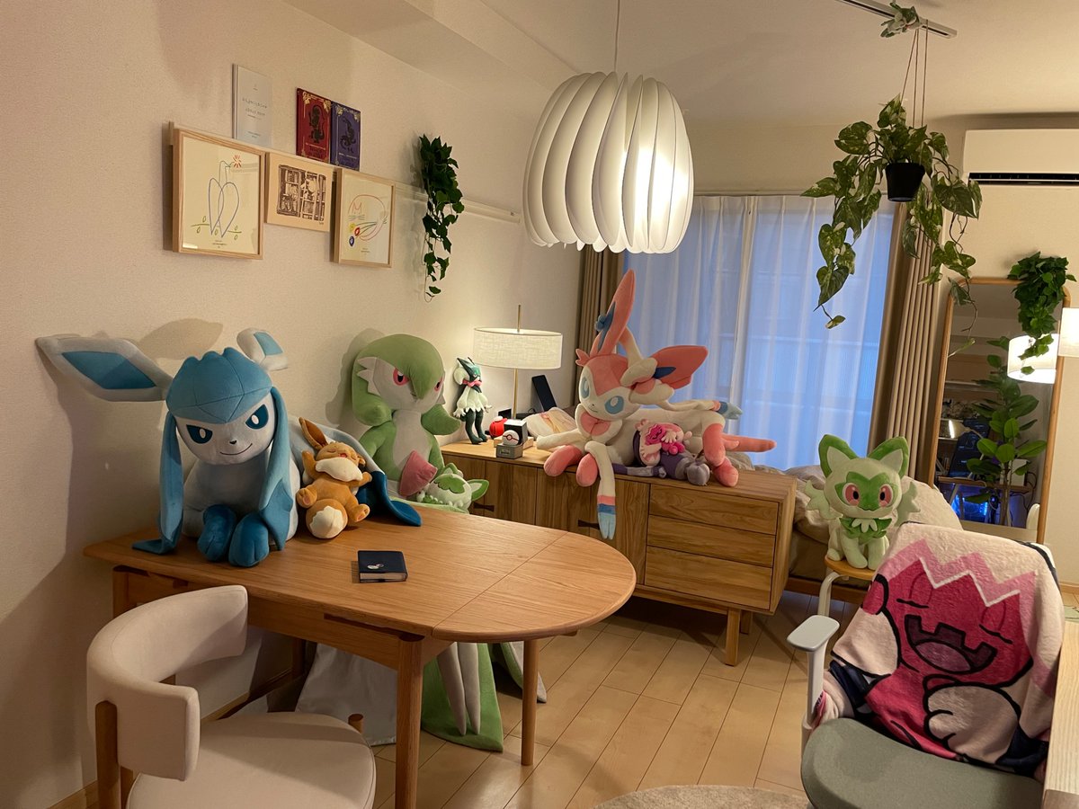oniitan_game's tweet photo. ゆっくりインテリアでインテリア義務教育を受けた異常成人ポケモナー男性の部屋が無事完成 https://t.co/NiwdoBYjBX