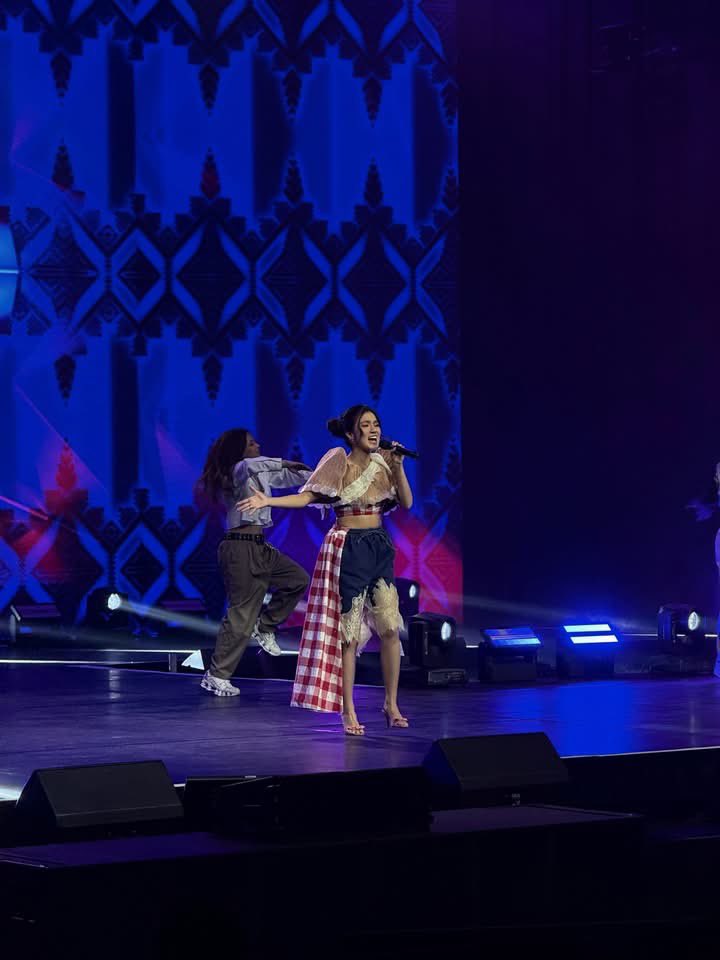 jisooperwoman's tweet photo. napaka gandang binibini #bellemariano https://t.co/5D7Wse8H01