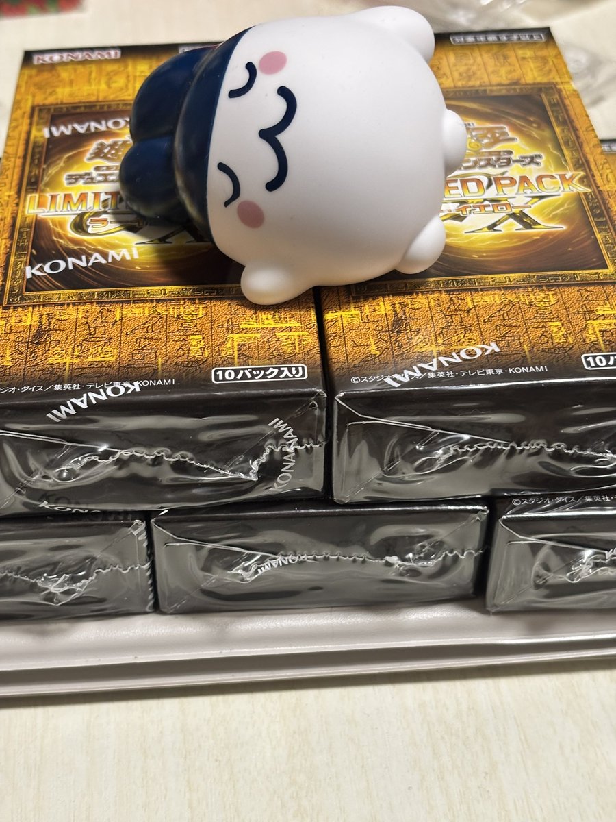 pochi0701's tweet photo. ラーイエロー剥くわよん〜 https://t.co/qRD9q0CFSJ