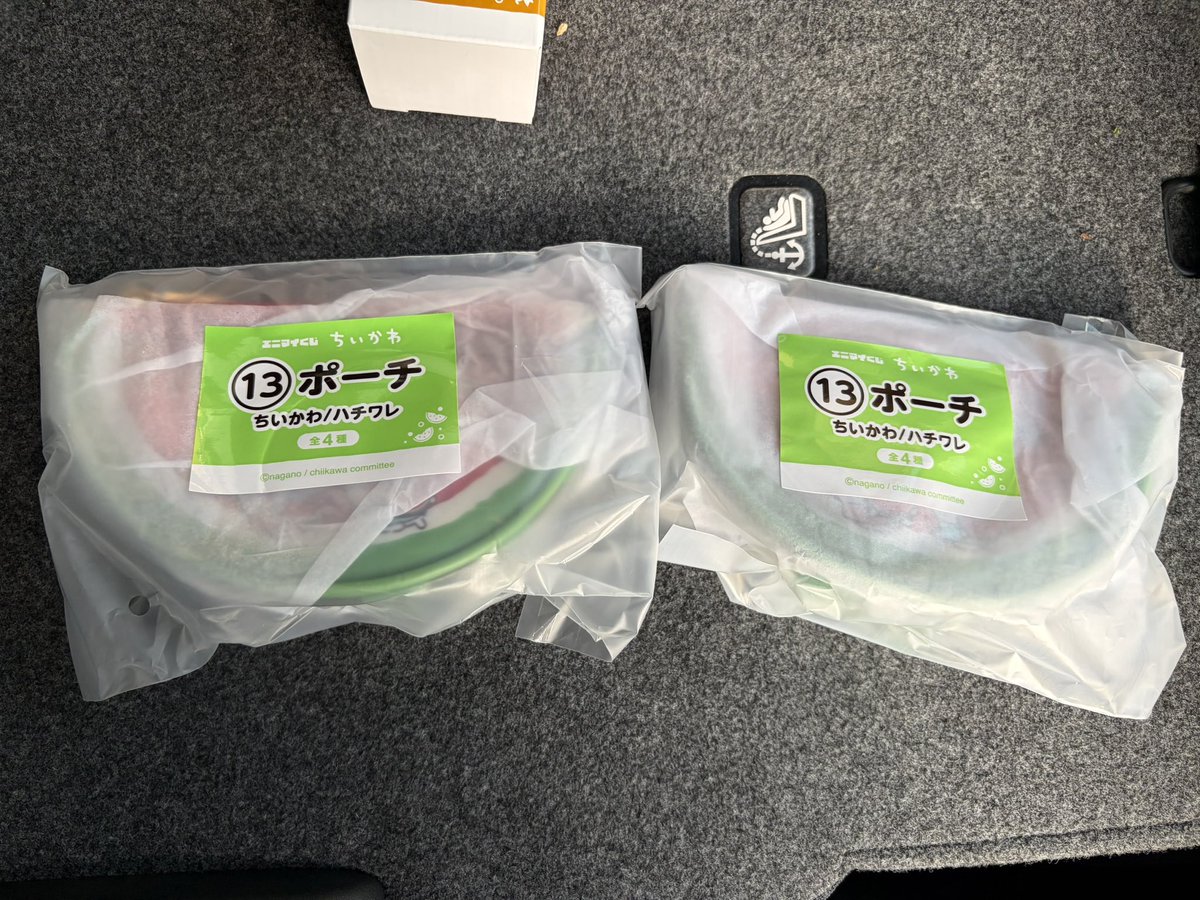 hvb4a's tweet photo. ちいかわ エニマイくじ 交換・買取
譲→画像のもの
求→モモンガ・古本屋
ぬいぐるみ・ポーチは交換優先
ラッコぬいぐるみは２体あります。
買取は定価➕送料でお願いします。
検索からもお声掛けください🙇 https://t.co/pFNuee3oDJ