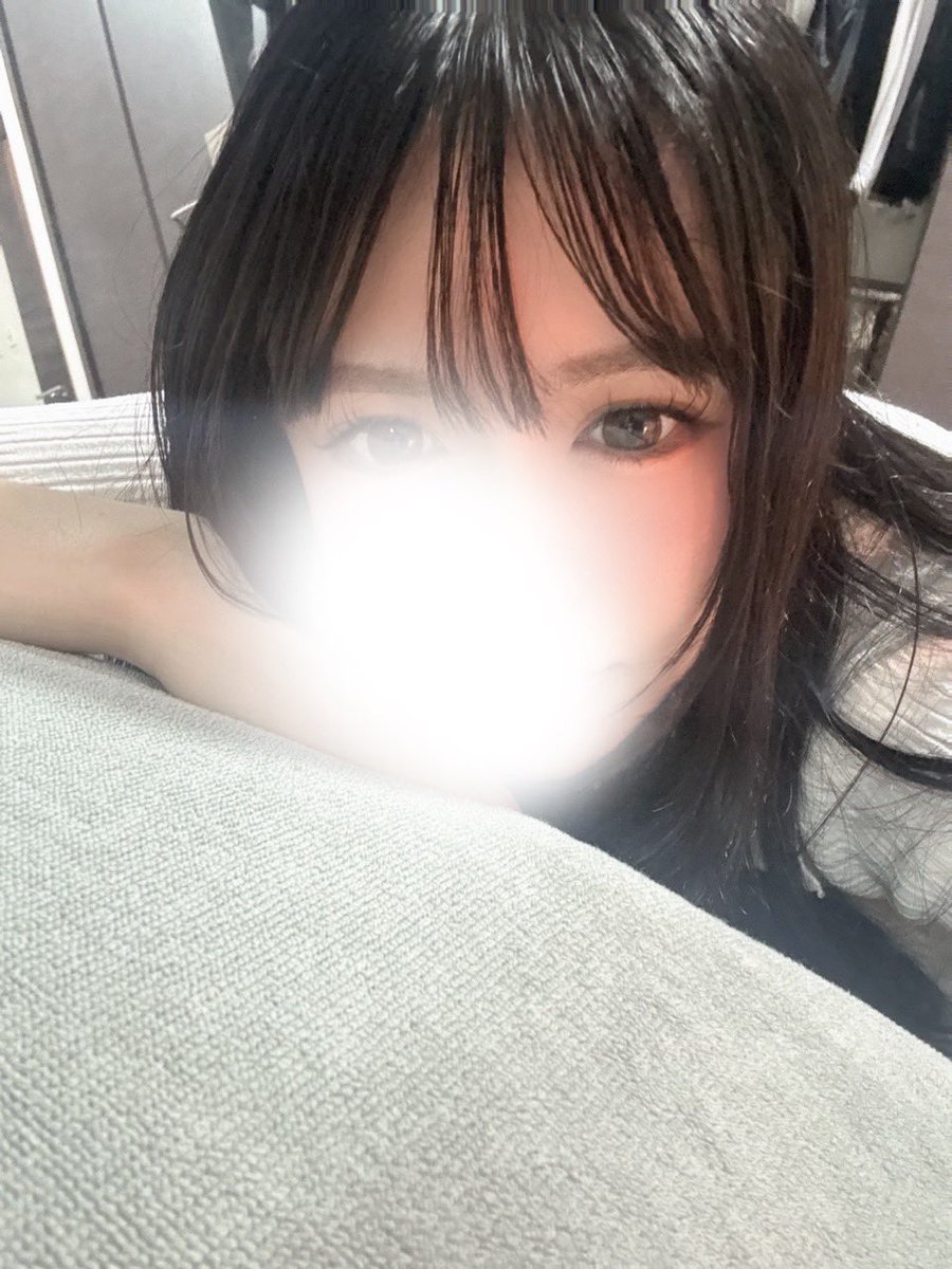 shotgun_spa's tweet photo. 🚨緊急告知🚨
本日ひなさんのキャンセル枠、緊急募集！
どうにかしてこの枠を埋めてあげたい…！
その一心で、店長泣きの【全コース3000円引き】を敢行します🔫
 
70分16000円▶︎13000円
 80分 17000円▶︎14000円

ご予約は今すぐこちら👇
https://t.co/IkJaIeFnJb https://t.co/1TwOZwMU5n