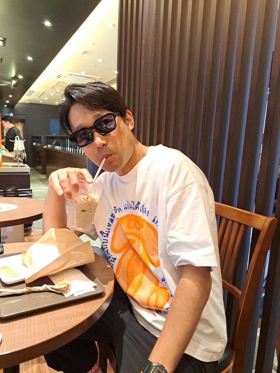 mishima1983's tweet photo. 【サングラスを落としました】

ラフいいねＺありがとうございました！！

久しぶりに腹式呼吸を用いて言霊を発しました。
そこまではラフいいねZだったのですが、気が付いたらサングラスがありません😭

見つけた方いたら感謝の気持ちを形にして渡します！

#ラフいいねZ
#サングラス https://t.co/GzBukWyFFx