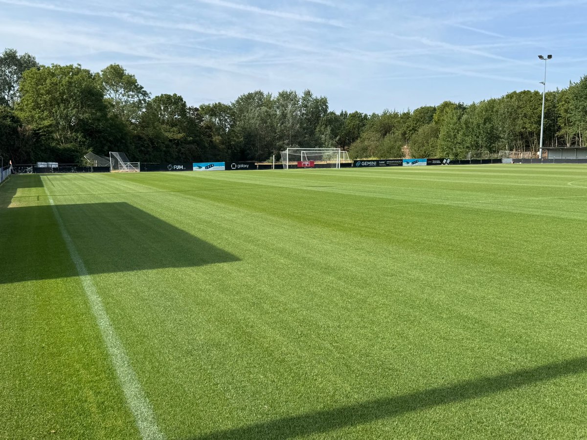 craigrodwell's tweet photo. The new pitch maturing nicely @realbedford ledger stadium this week, ready for the new season.
@DSVUKSEEDS
@Cutcrewltd @SoilBiologyLtd @bedfordFA
#SpringloadAminos #AmideN #NitroMag #SupaATP
#AllWeatherwettingagent https://t.co/uxB4oCwHl3