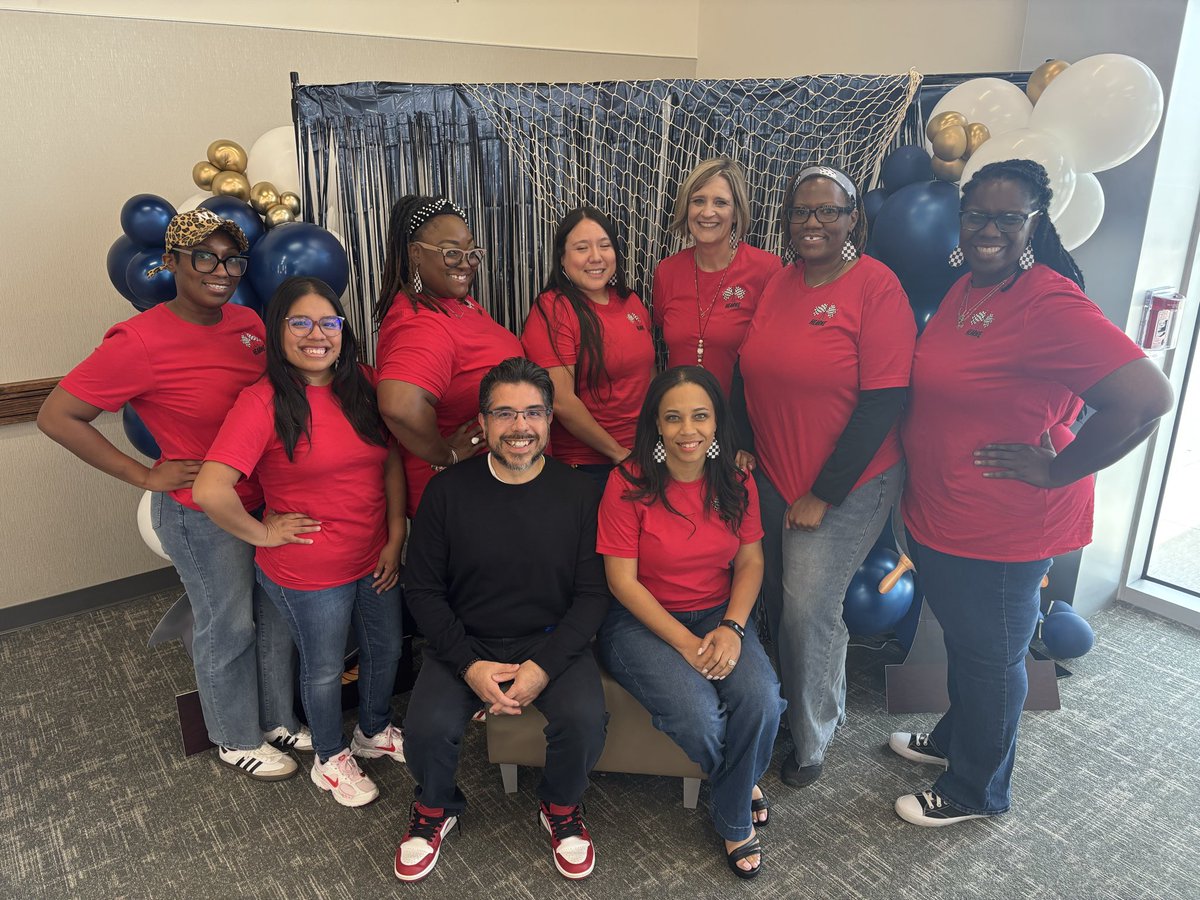 hearnehusky's tweet photo. 🏁 This year, we’re not just starting the race—we’re driven by excellence with purpose, passion, and teamwork. The best is yet to come! Let's Go Huskies🐾🐾✏️🚌🍎

#DrivenByExcellence #RaceToSuccess #BackToSchool #Teamwork #ReadySetGrow #HearneElementary #HuskyNation https://t.co/VcNh83XtSk