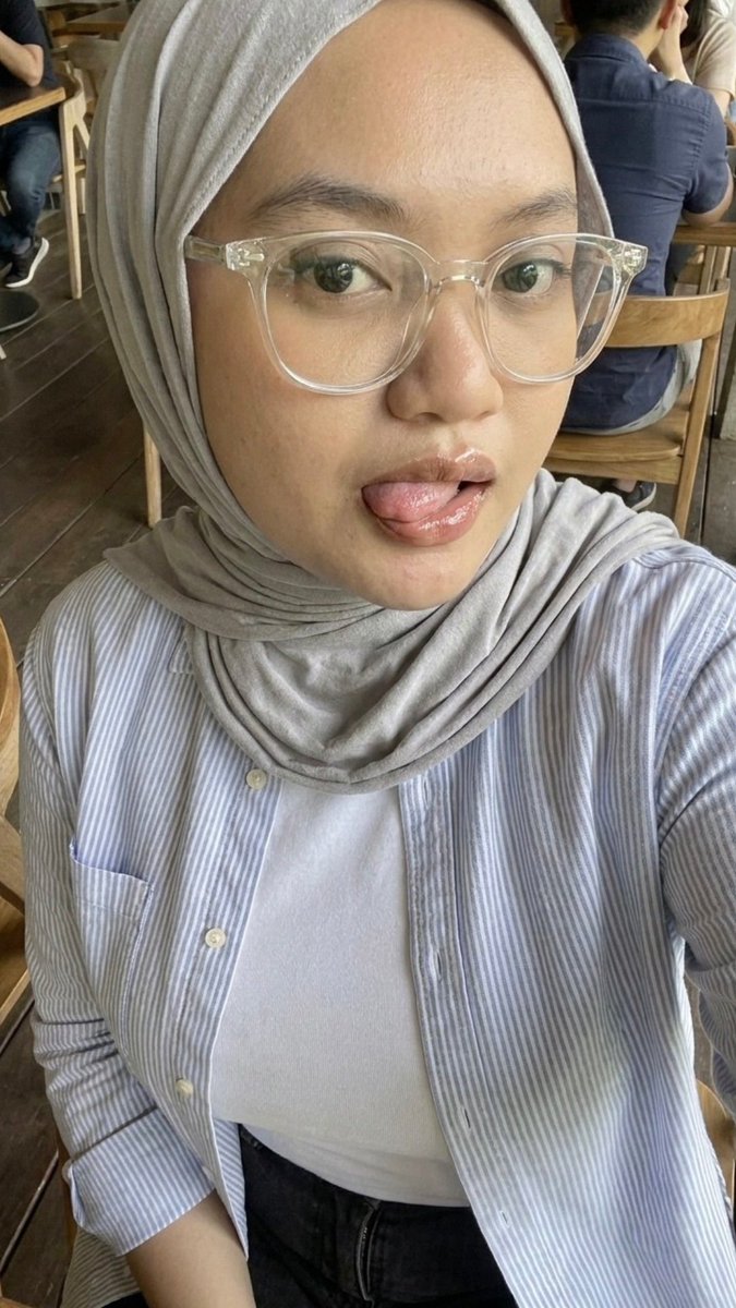 rismyx's tweet photo. potret nunggu orang yg janjian tapi gk dateng2 https://t.co/VR85RaIa97