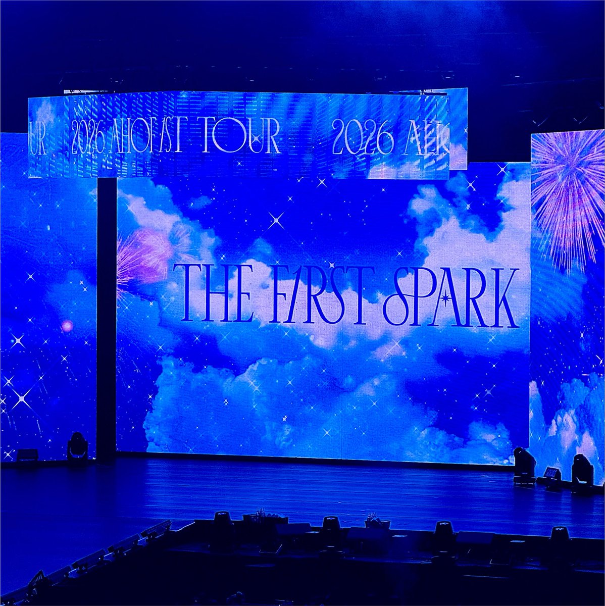 xiuxiugyu's tweet photo. 🥺🫶✨

#AHOF 
#FIRST_SPARK_IN_MANILA https://t.co/esbDVSISWp