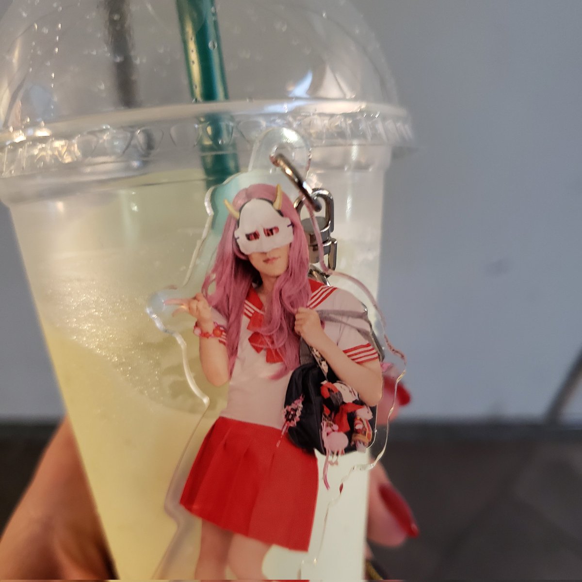 mlk_Milk25's tweet photo. 痩せろって言ってください！とお願いしたら、👹「痩せろ」と言ってくださいました😭頑張ります！(でもずんだシェイクは飲む) https://t.co/dba761vZiR