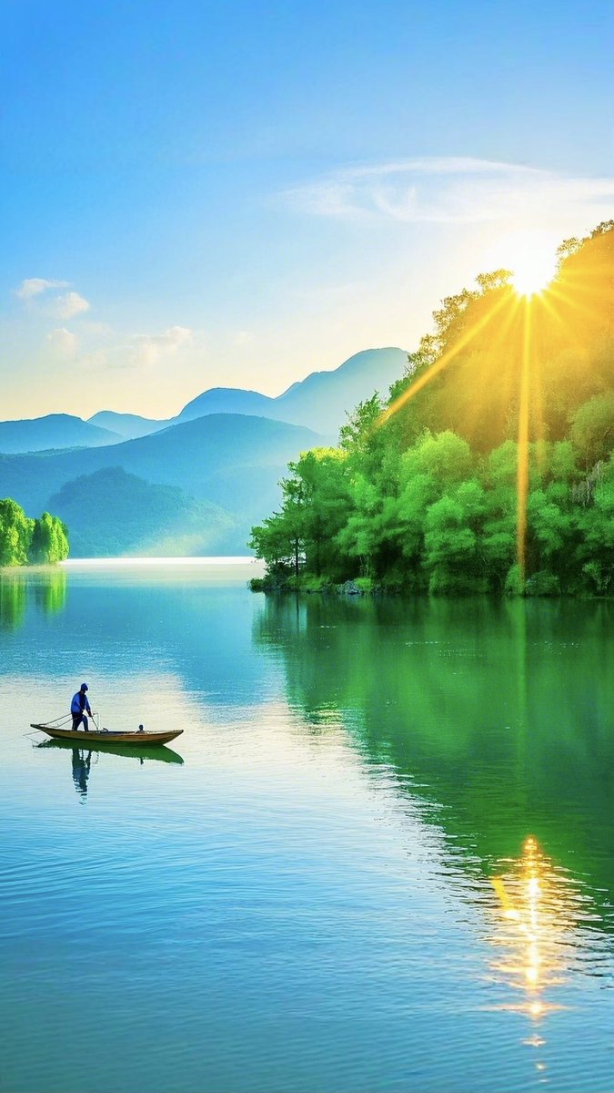 ailakuo's tweet photo. Just tried that new sunrise kayak tour at the river bend and wow—gliding through misty waters as the first light hit the trees Pure magic, my morning’s been made! https://t.co/TMvHdj7jnf