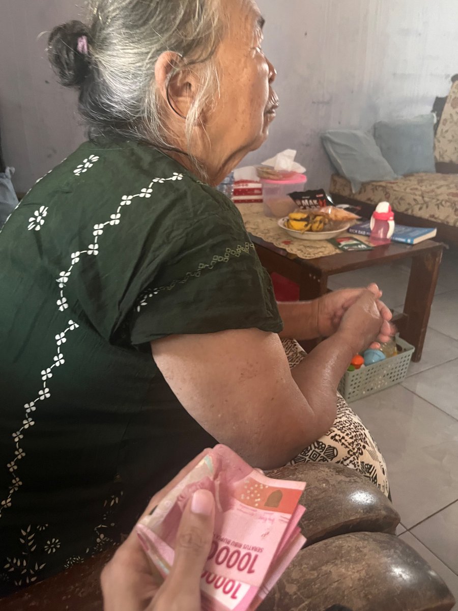 thoreqqq's tweet photo. i wish tahun ini tahun trakhir gua dikasihi trs sm nenek dan sodara" gua, next harus gue ! (.)  

bigthank.... https://t.co/z2ndaNGzNp