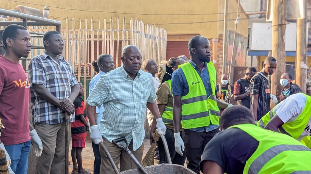ssozi_mr's tweet photo. “Instruction is life.”
Instruction came and we responded. Cleanliness is next to Godliness.
#PhanerooAt12
#NewChapter
#CommunityCleanUp
#HopeCampaign https://t.co/0mXgoOyQZQ