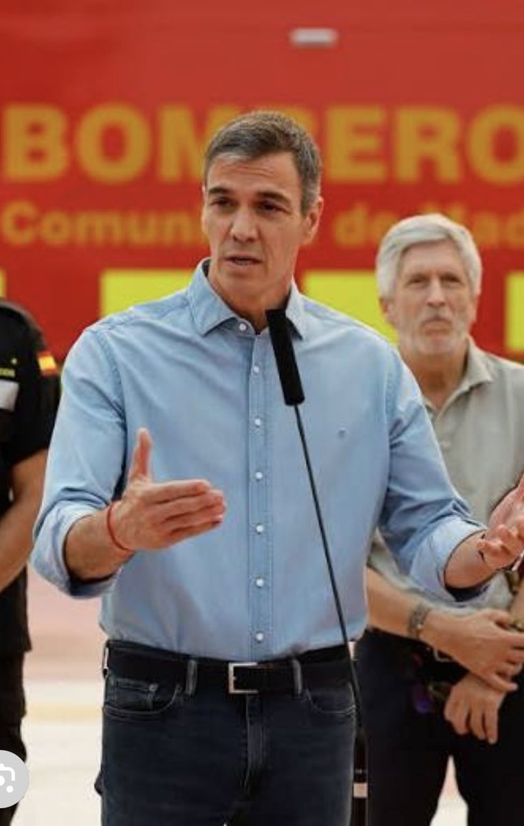 GladiatorAstur's tweet photo. El cambio climático se llama incendiarios, ecologismo de mierda y bosques y montes sin limpiar gracias a las políticas de izquierdas. 

Y los españoles seguimos tragando.

Miserables. https://t.co/U5U1bpFbJj