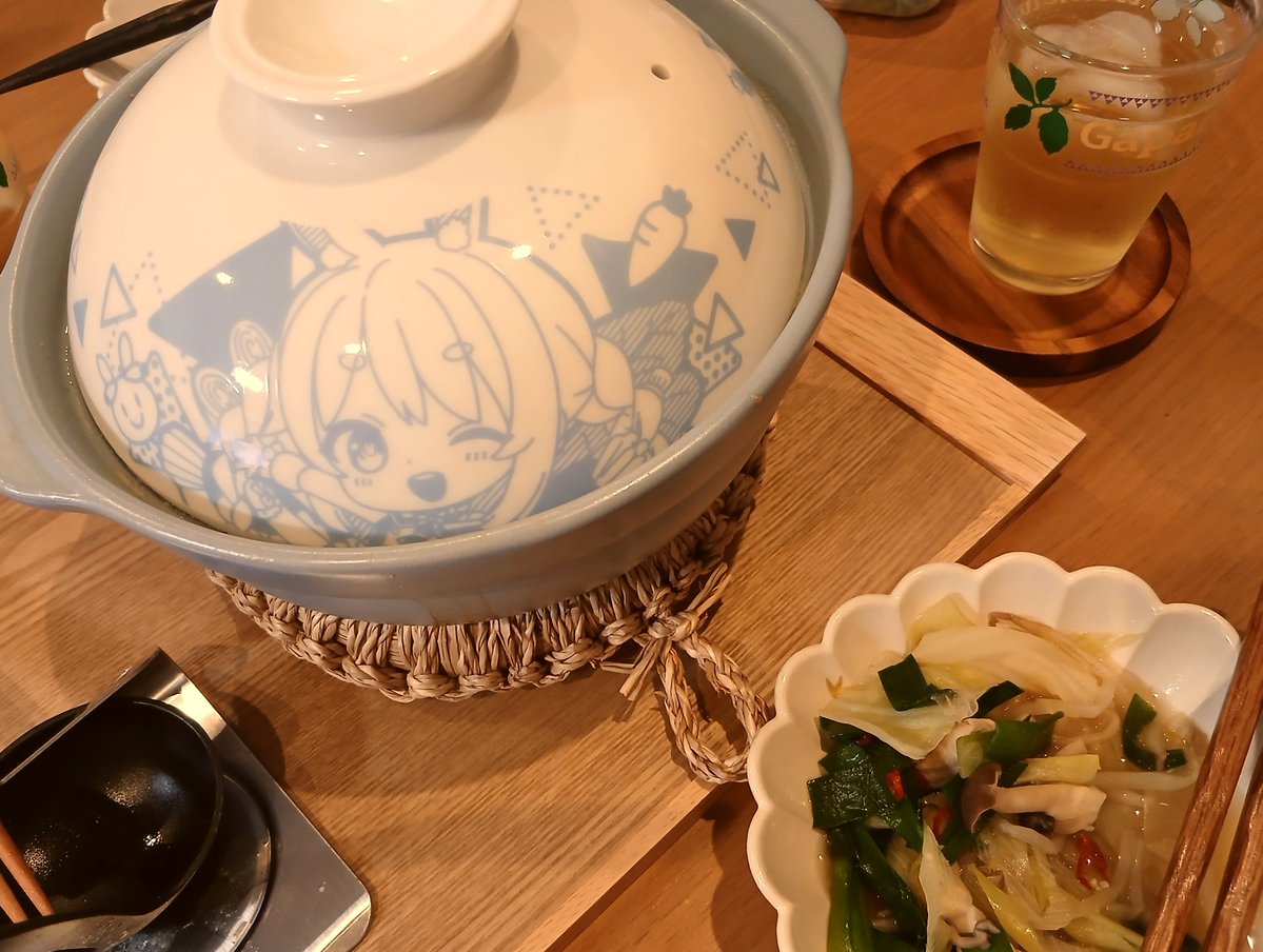 sinamo1219's tweet photo. もつ鍋の夜
土鍋☺️☺️☺️
#おうちごはん https://t.co/oIFuk4IUvZ
