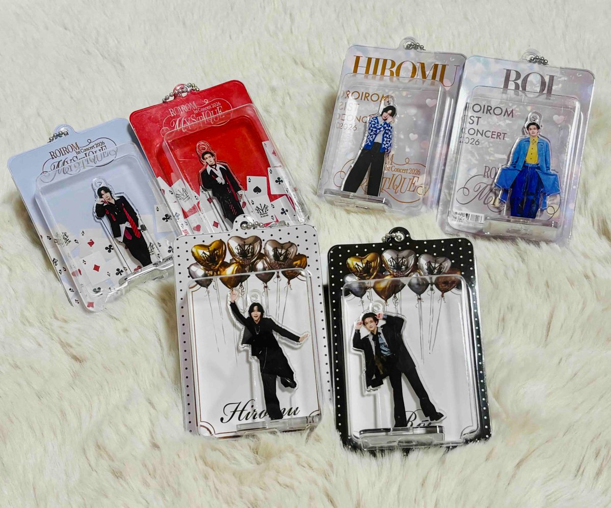 guest_ROIROM's tweet photo. ／
#ROIROM 1st Concert 2026 “MYSTIQUE”
イベントオフィシャルグッズ
7/31(金)23:59まで事後通販受付中🛍️
＼

♔ https://t.co/MV4fS6sOaF

会場でもご好評をいただいていたグッズ🕶️
お買い逃しのありませんように🙌
#ゲストはROIROM 執事・池田さんも着用していた
Tシャツも！

#ROIROM横アリ2026 https://t.co/REAtjtweE0