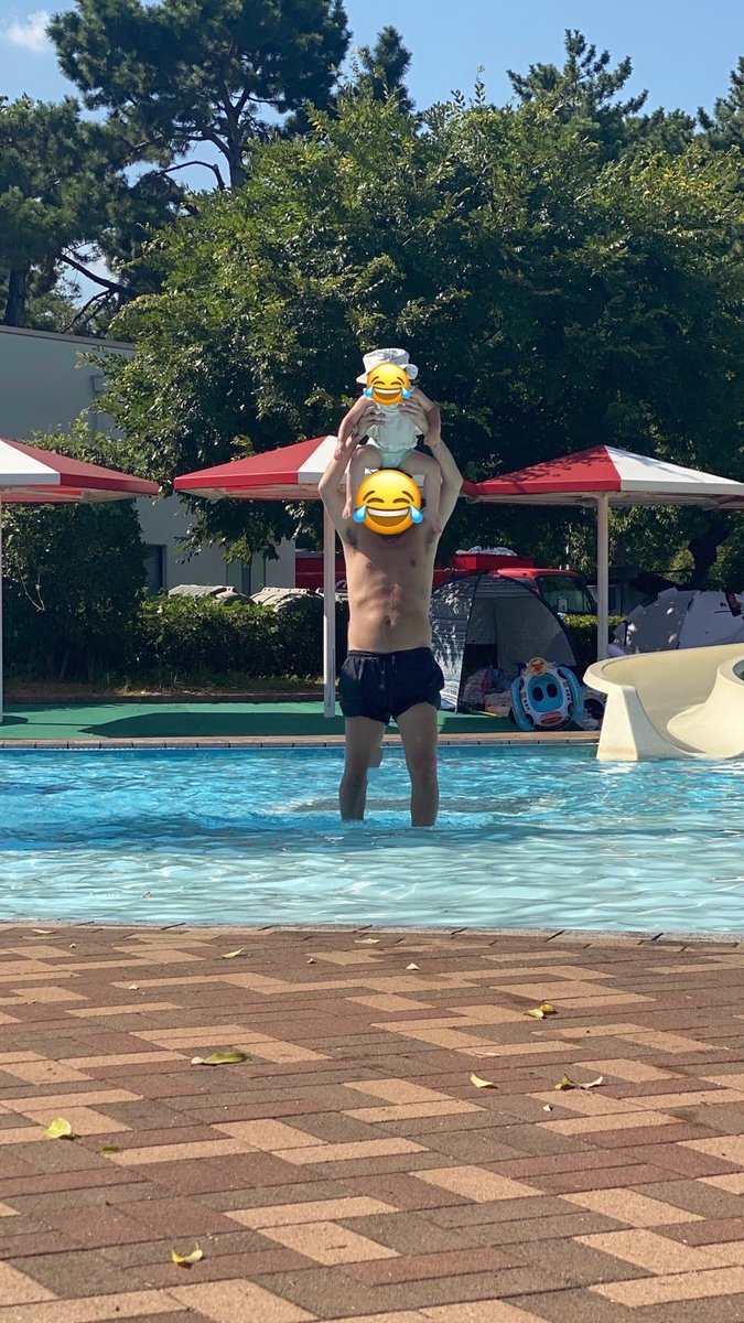 aka_suarez_'s tweet photo. 休日のお父さん完了！✅

あとはビール追加の早寝早起きでLFCのプレシーズン観戦に備えます🫡
明日の仕事は早番で半休取ってるのでじっくり自宅観戦⚽️

天神祭りは自宅にて花火中継でOK

肩車しただけでプール大好き娘は帰るとセルフジャッジし大暴れでした🤣どんだけプール好きやねん前世魚か🐟🐠 https://t.co/4TS9Lwy6U9