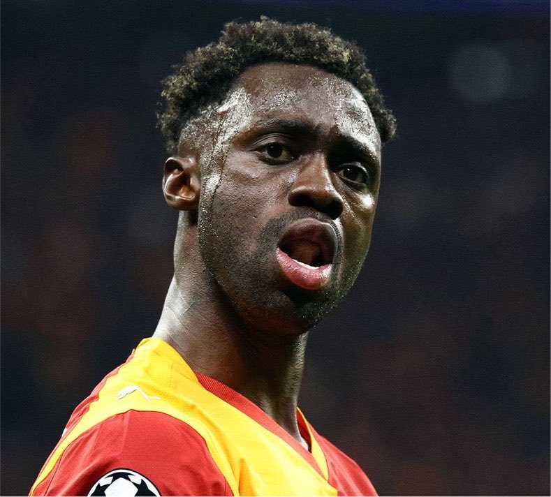 SaracogluSports's tweet photo. 🚨SON DAKİKA!

Galatasaray’da Osimhen ve Davinson Sanchez, alacakları için kulübe ihtarname gönderdi.

(Yakup Cinar) https://t.co/Cgmfw5KyoA