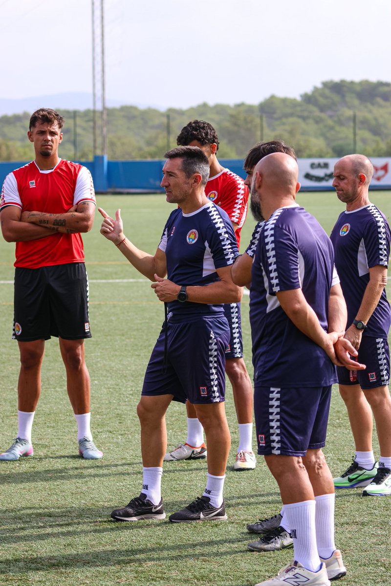 sdibizaip's tweet photo. Arrancamos nuevo día! 💪🔴⚪️ https://t.co/XItp06JITB